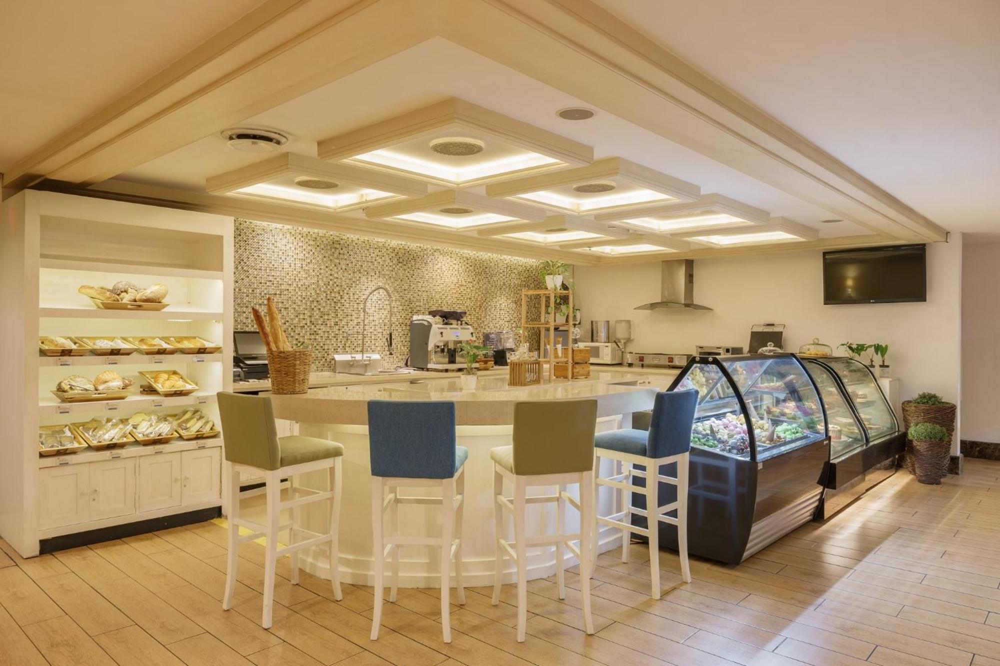 Intercontinental Real By Ihg Hotel
